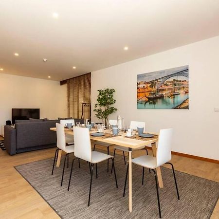 Eiffel Porto Apartment Bagian luar foto