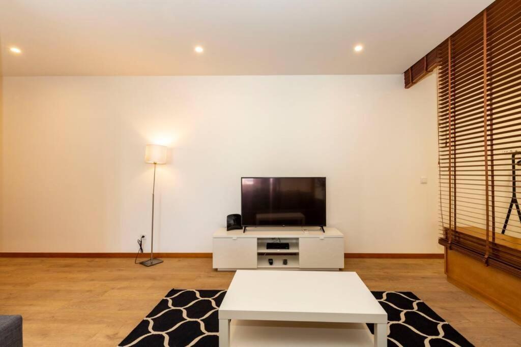 Eiffel Porto Apartment Bagian luar foto