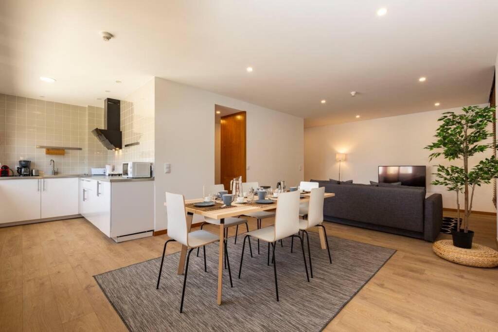 Eiffel Porto Apartment Bagian luar foto