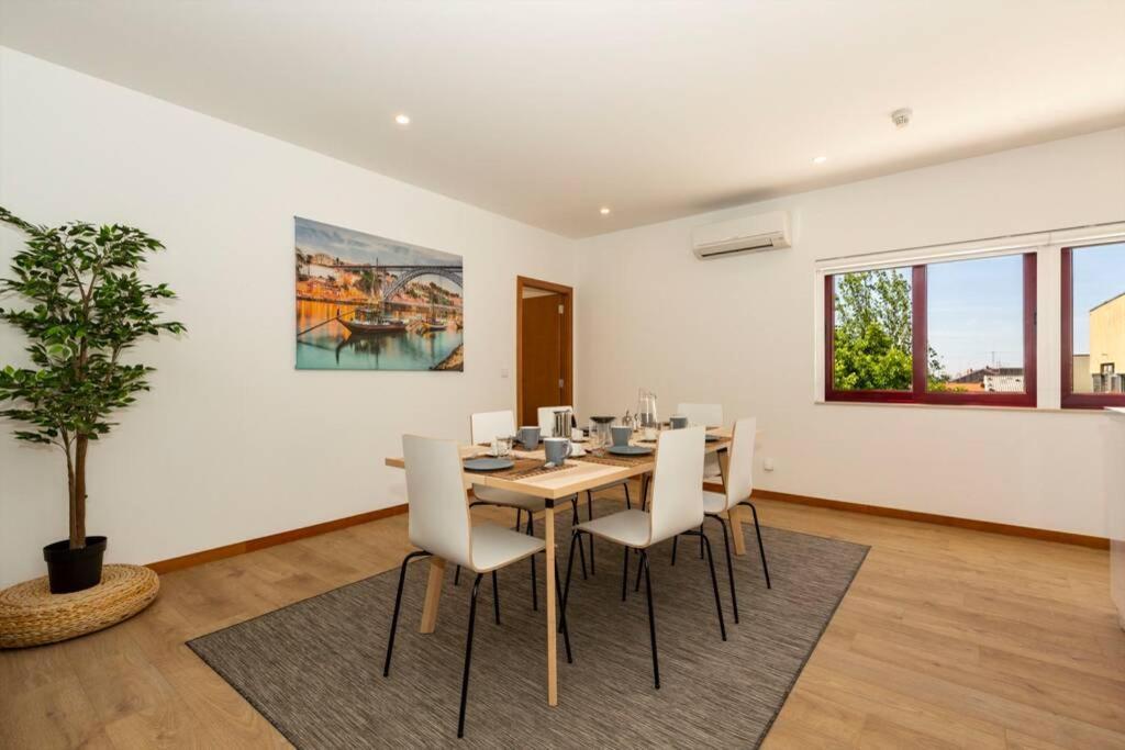 Eiffel Porto Apartment Bagian luar foto